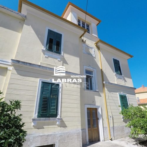 Talijanska villa: Zadar-Melada, 280 m2 – Jedinstvena nekretnina!